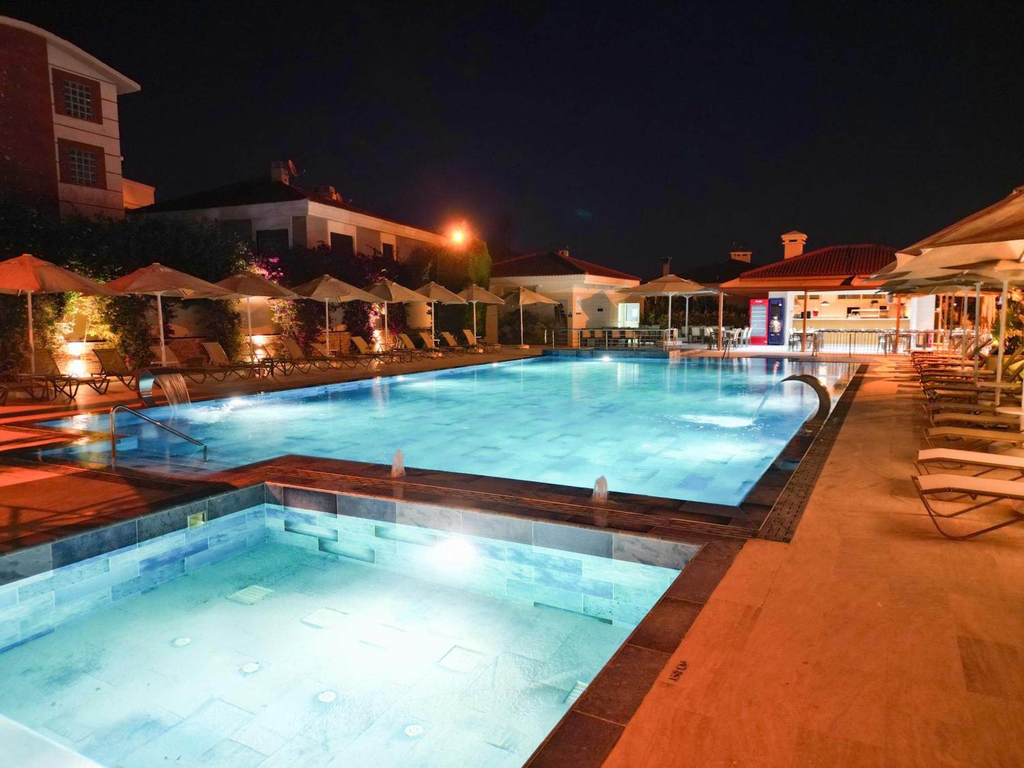 Kamer Exclusive Hotel & Suites Çeşme Exterior foto